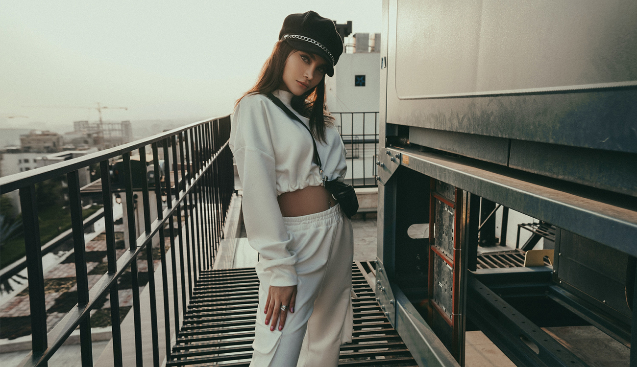 How to dress loosely for a wedding?